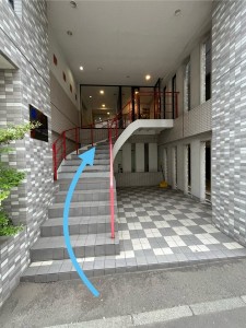 ⑧